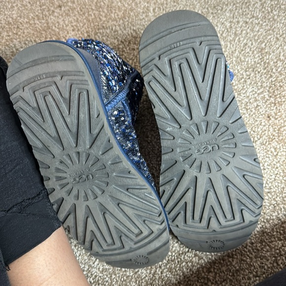 NWOT Blue Sparkle Ugg Boots - Picture 5 of 5